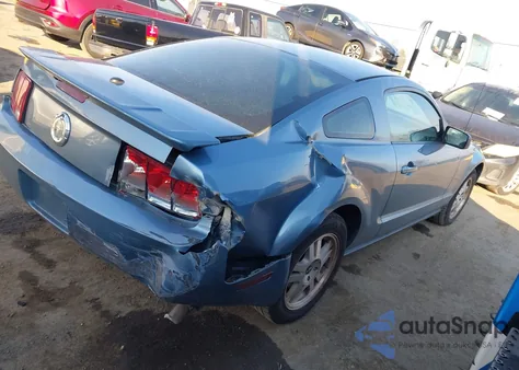 2007 Ford Mustang V6 Deluxe/V6 Premium z USA, uszkodzony, nr VIN 1ZVHT80N775208312